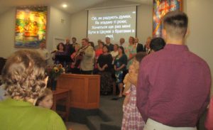 Congregation sings